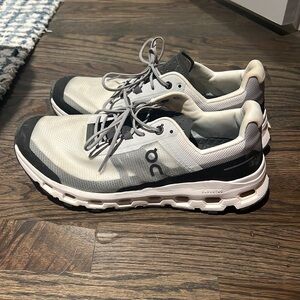 On cloud cloudvista running shoes